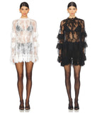 Minikleid aus transparenter Spitze mit Rüschen und Glockenärmeln