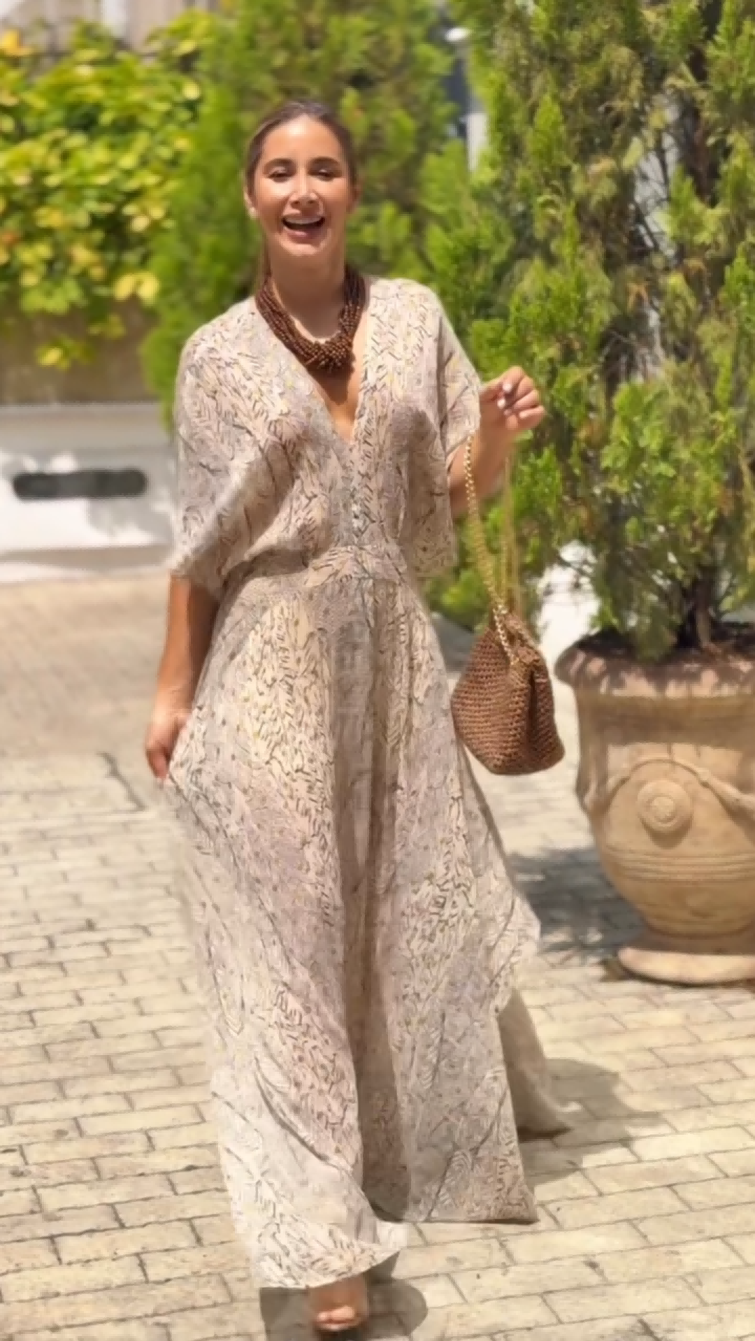 Luftiges Kleid mit gemusterten Kimonoärmeln 