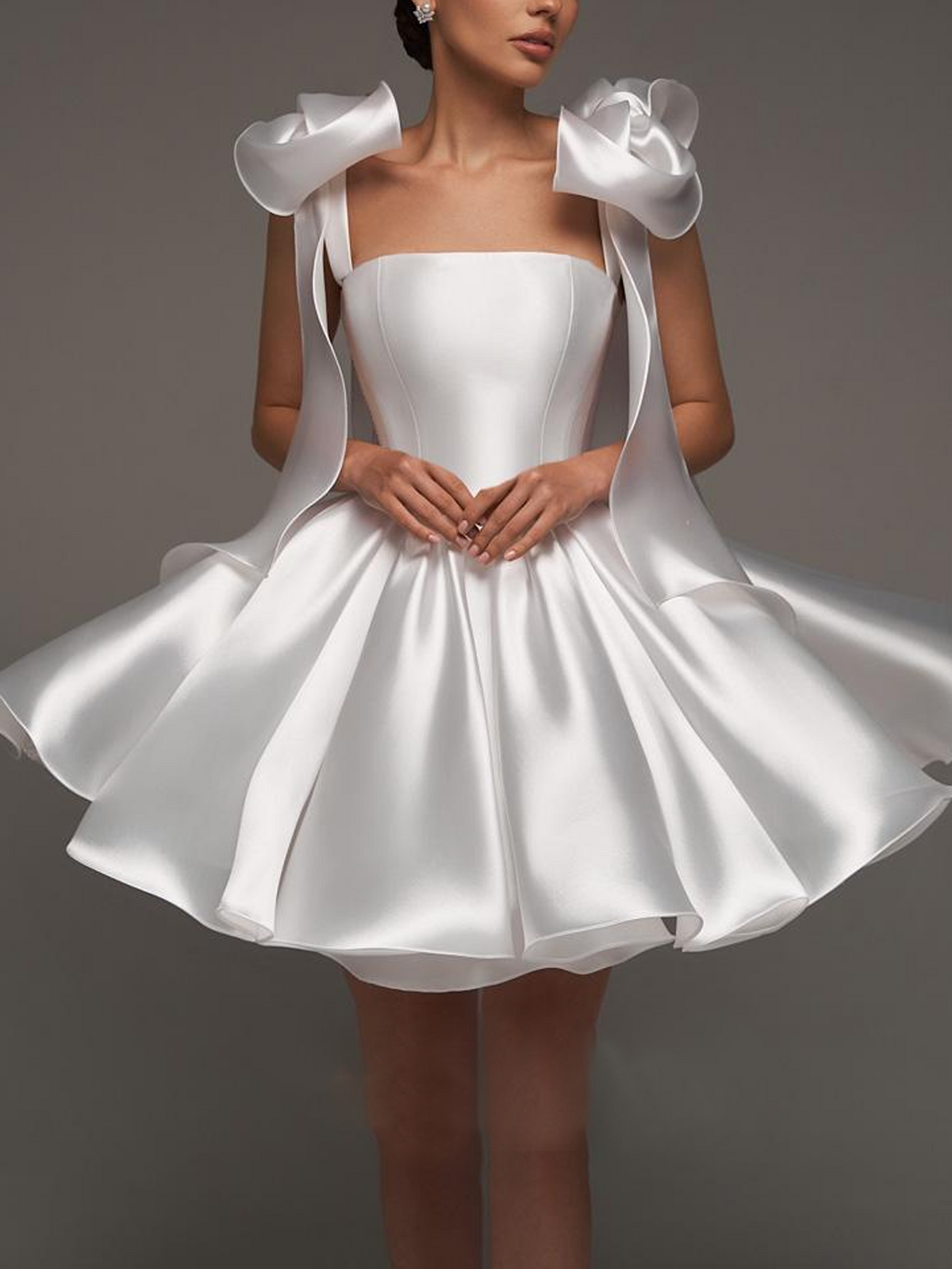 Bow-Detail Spaghetti Strap Mini Dress with Fitted Silhouette